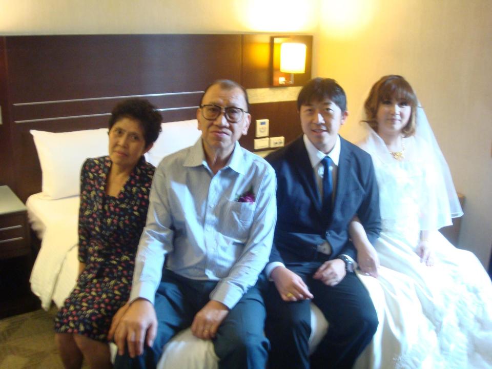 Ceremony Complete _Sit down to relax.儀式完成-坐下來休息